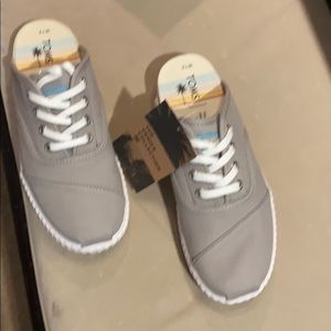 TOMS Brand New womens Cordones indio mule